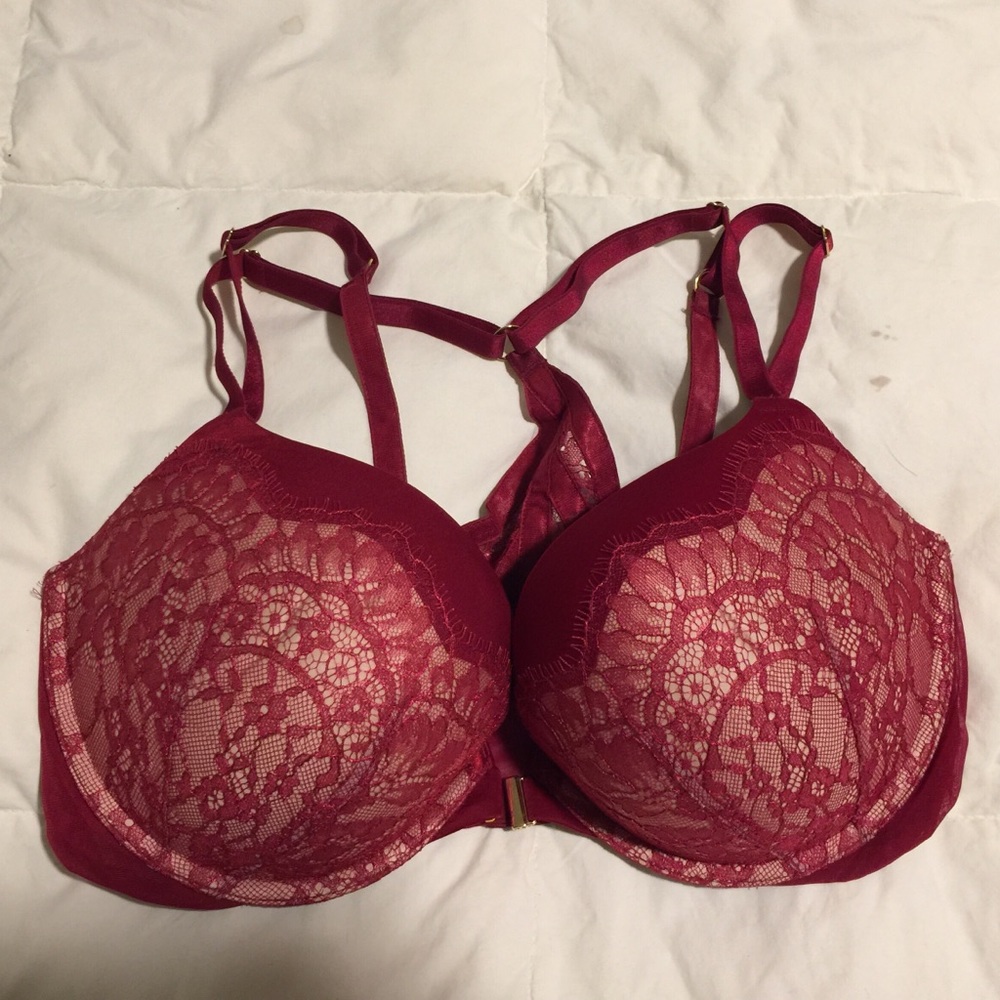 NEW Victoria’s Secret front close push up bra